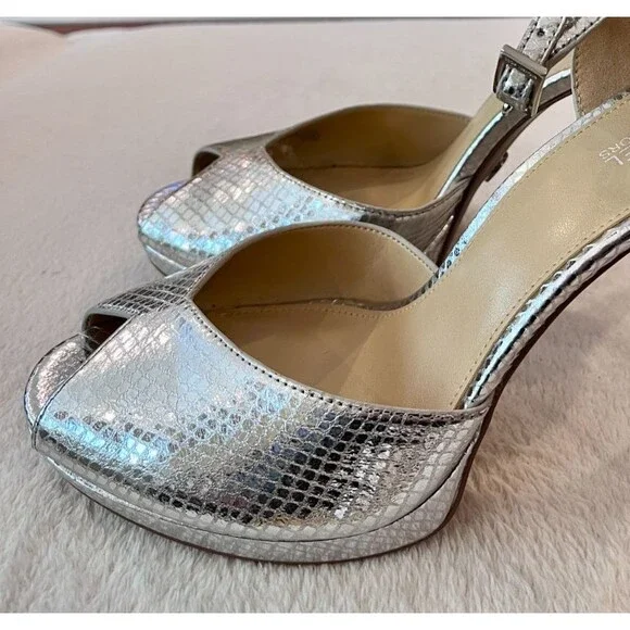 Michael Kors NEW Size 9 Tiegan Metallic Embossed Heel Sandal Silver Leather MK - Picture 12 of 16